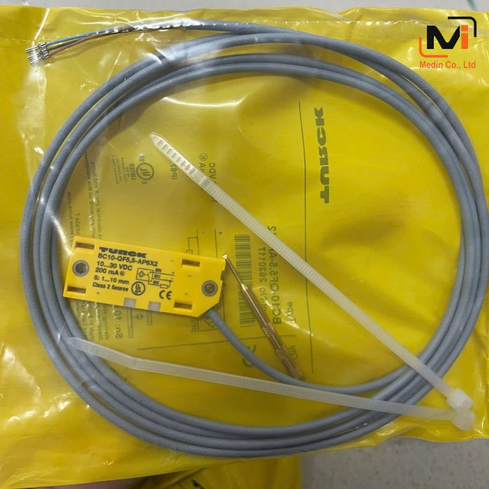 Cảm biến điện dung Capacitive Sensor BC10-QF5.5-AP6X2 TURCK 10MM 10VDC 30VDC