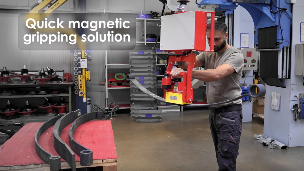 Giải pháp nâng chuyển lá nhíp ô tô bằng nam châm vĩnh cửu với Bộ Trợ Lực Partner PS của Dalmec Industrial manipulators
