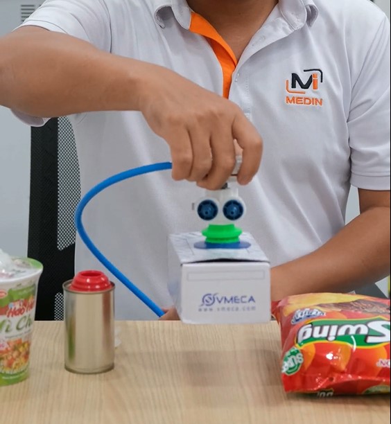Giải pháp gắp hộp giấy tự động không lo móp méo – Giác hút chân không Vmeca MC20D Magic Gripper
